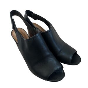 Clarks Black Open-Toe Leather Open Toe Heels Velcro closure